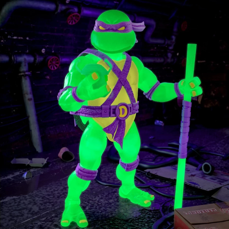 Super7 Teenage Mutant Ninja Turtles Ultimates Donatello Action Figure with Mutagen Ooze Glow Effect - Pre-Order Exclusive Collectible