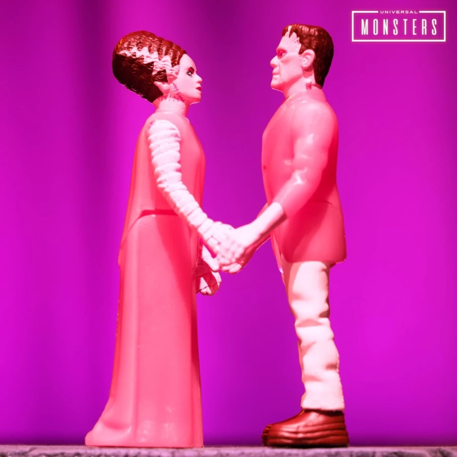 Super7 Universal Monsters Frankenstein & Bride Of Frankenstein 2-Pack Valentine's Day Heart Box Collectible Figures